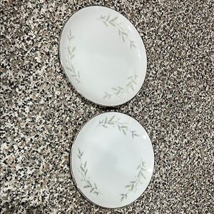 St Regis Japan White 6 1/4 In Round Salad Dessert Appetizer Snack Saucers Set 2